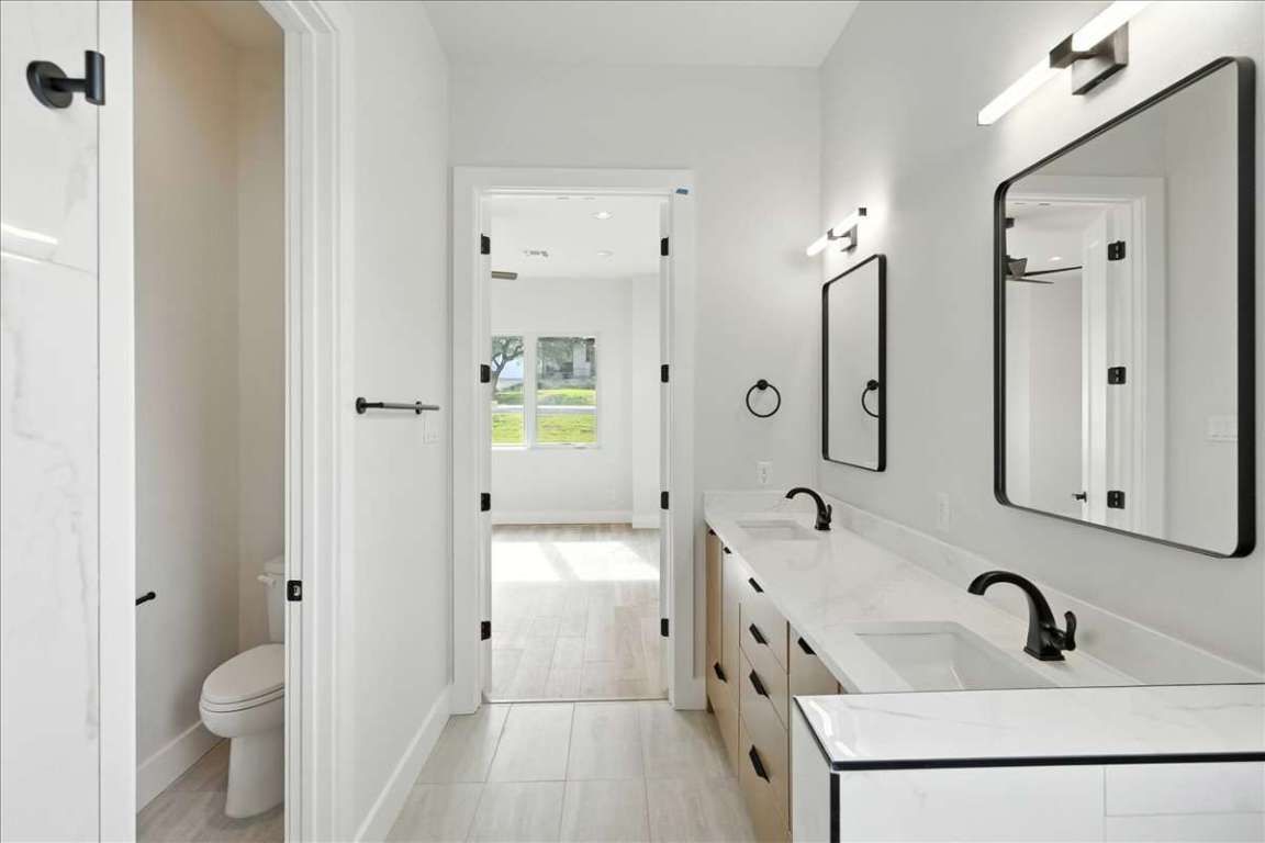 Bathroom, Dual Sink Vanities, Interior