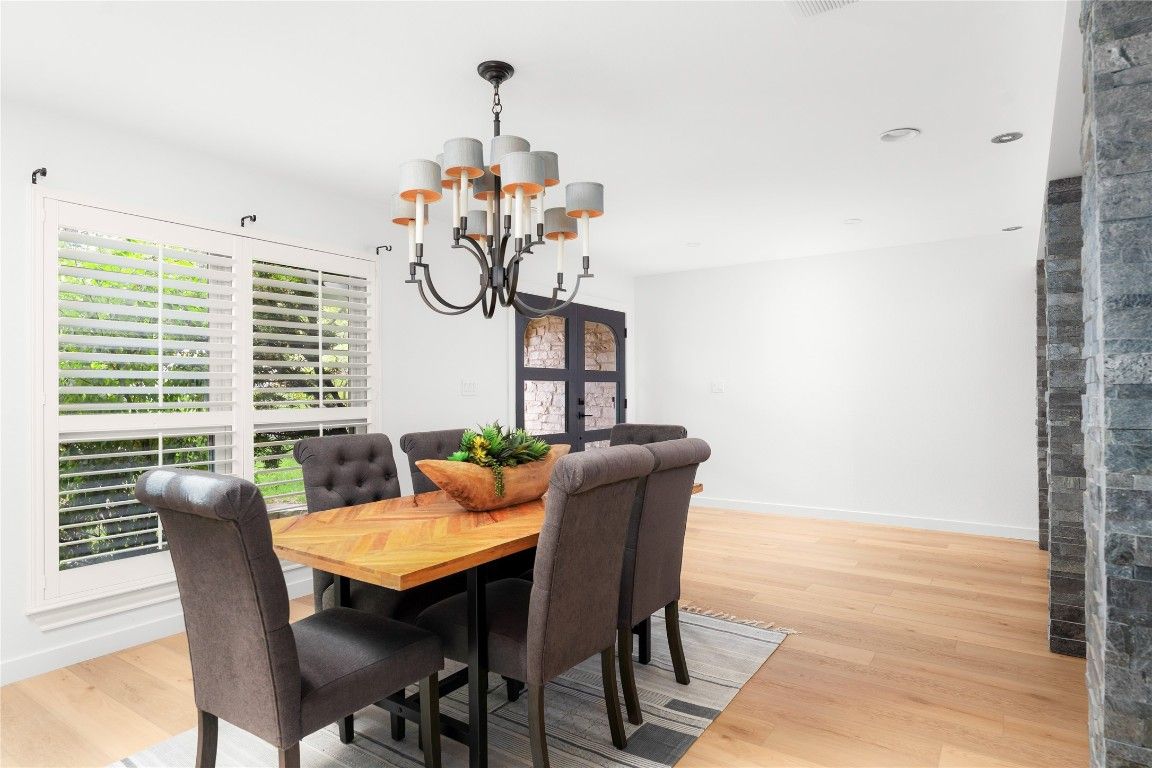 Chandelier, Dining room, Interior, Recessed Lighting, Wood Texture Flooring