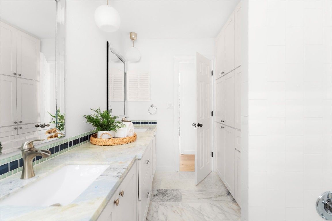Bathroom, Dual Sink Vanities, Interior, Marble, Pendant Lights