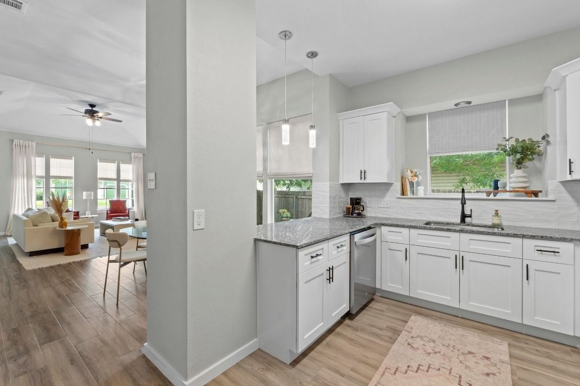 Interior, Kitchen, Living room, Pendant Lights, Wood Texture Flooring
