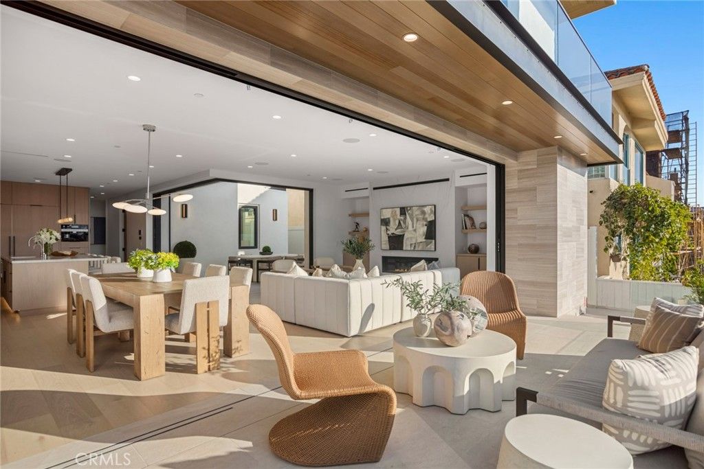 Dining room, Interior, Living room, Pendant Lights, Recessed Lighting, Wooden Ceilings