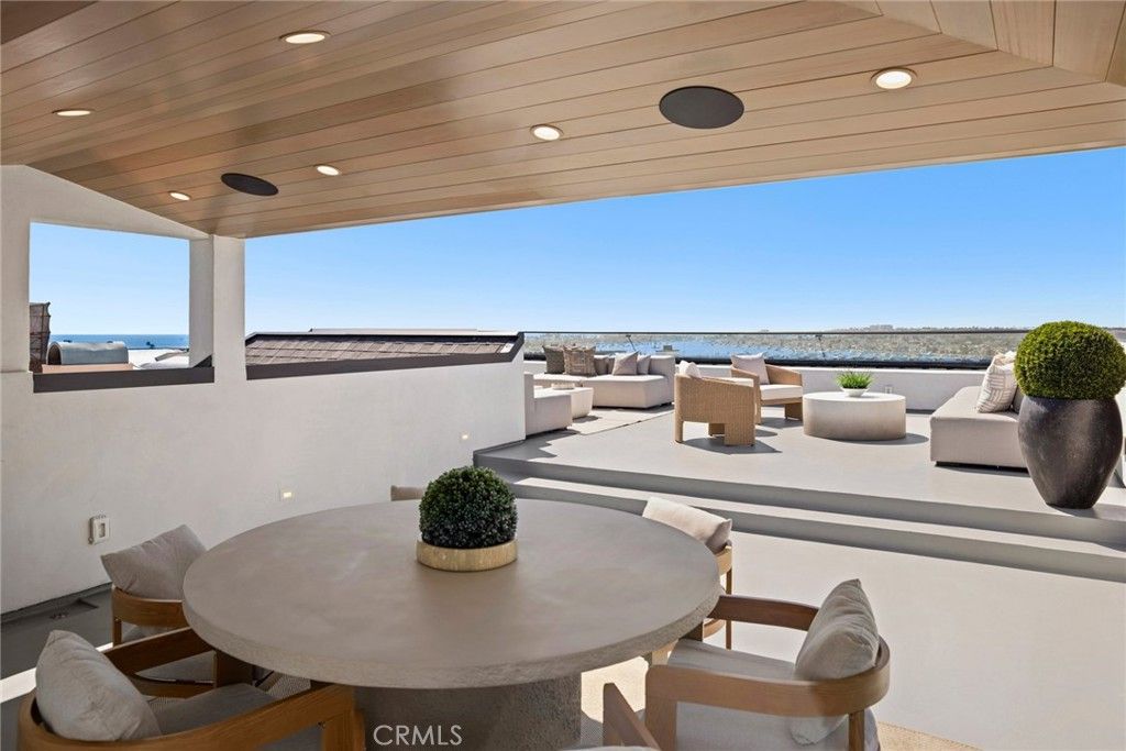 Exterior, Recessed Lighting, Water