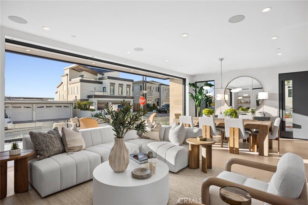 Dining room, Interior, Living room, Recessed Lighting