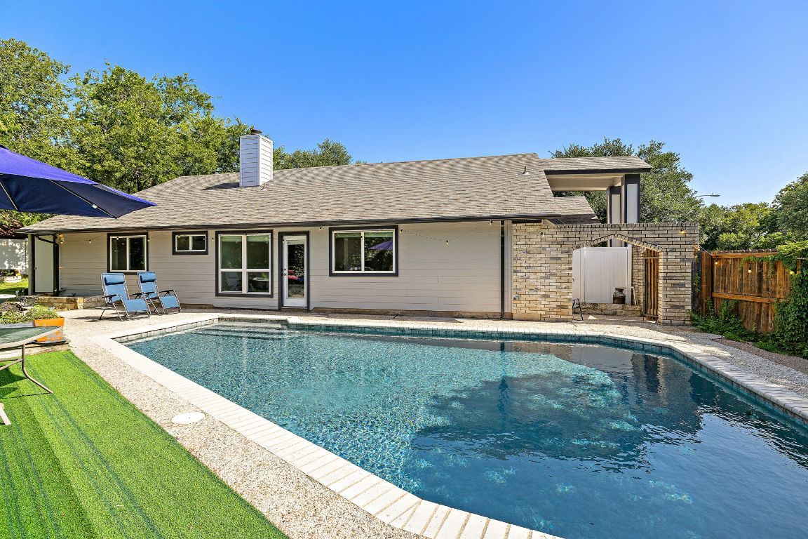 Exterior, Pool