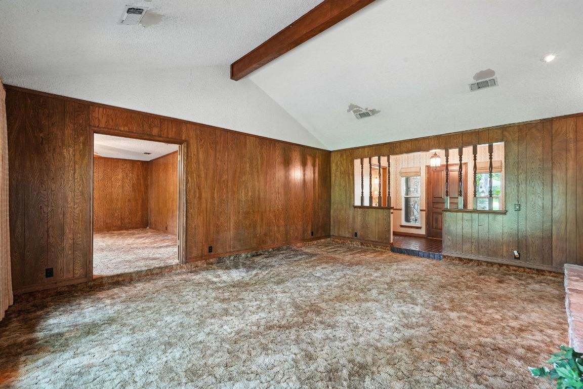 Empty room, Interior, Wooden Beams, Wooden Walls