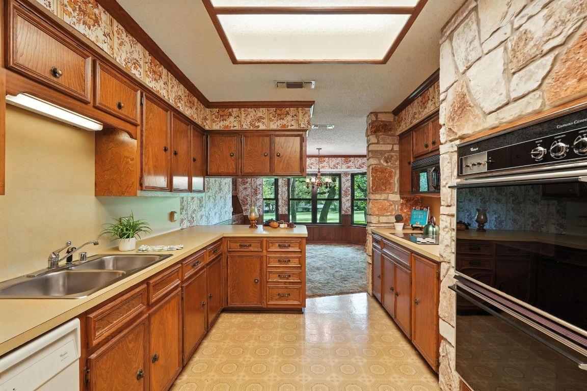 Chandelier, Interior, Kitchen, Recessed Lighting, Stone Walls