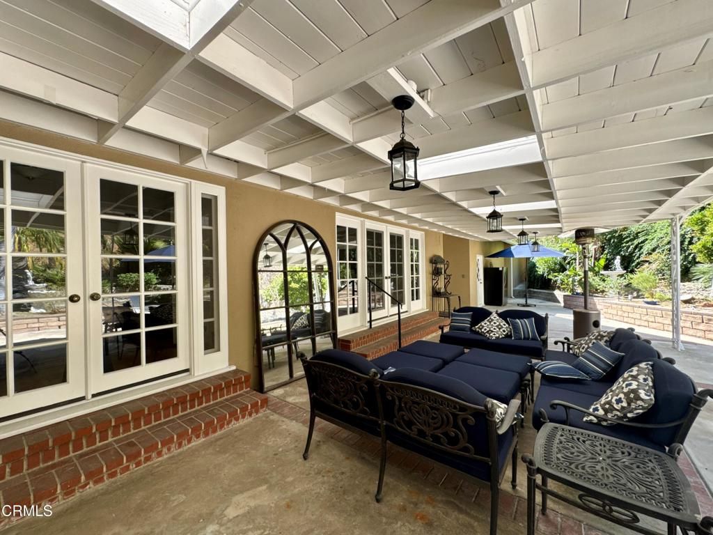 Bedroom, Exterior