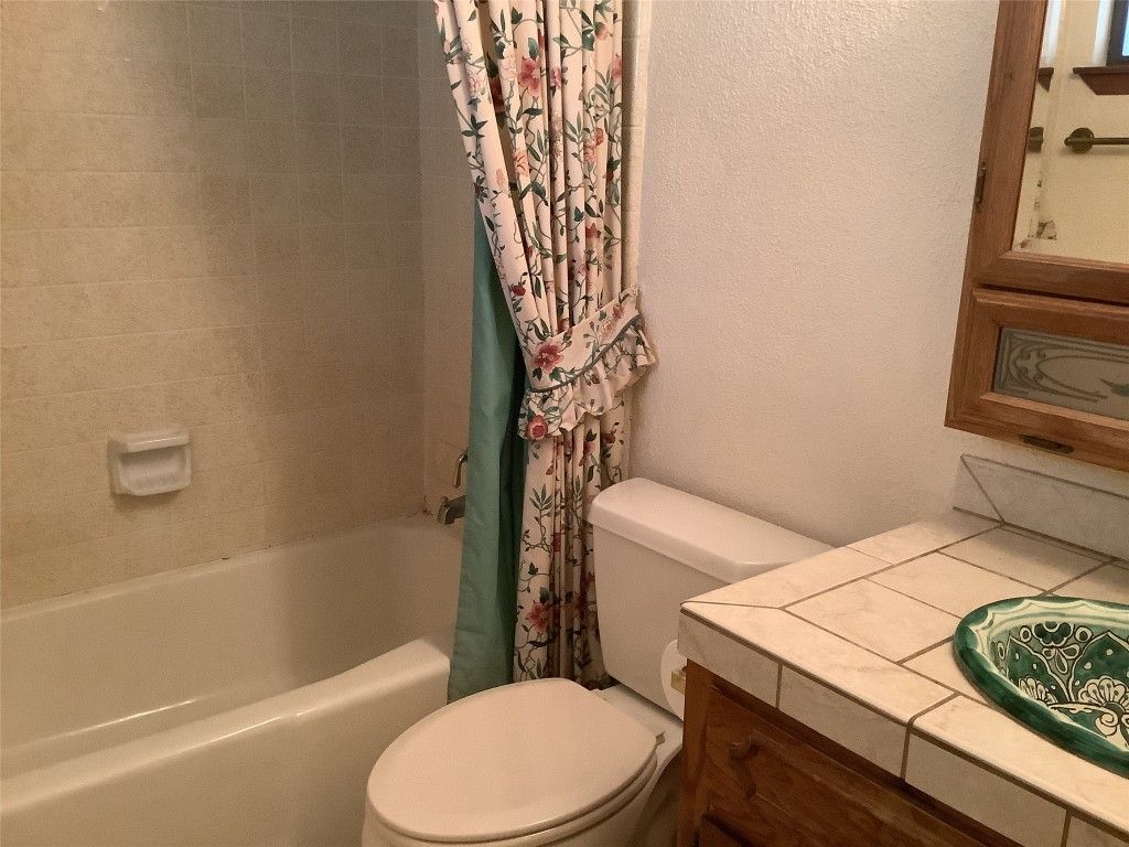Bathroom, Interior, Tile Countertops