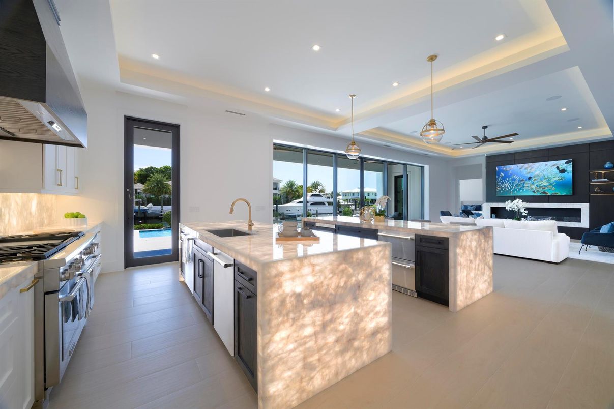 Interior, Kitchen, Living room, Pendant Lights, Recessed Lighting, Stainless Steel Appliances, Wood Texture Flooring