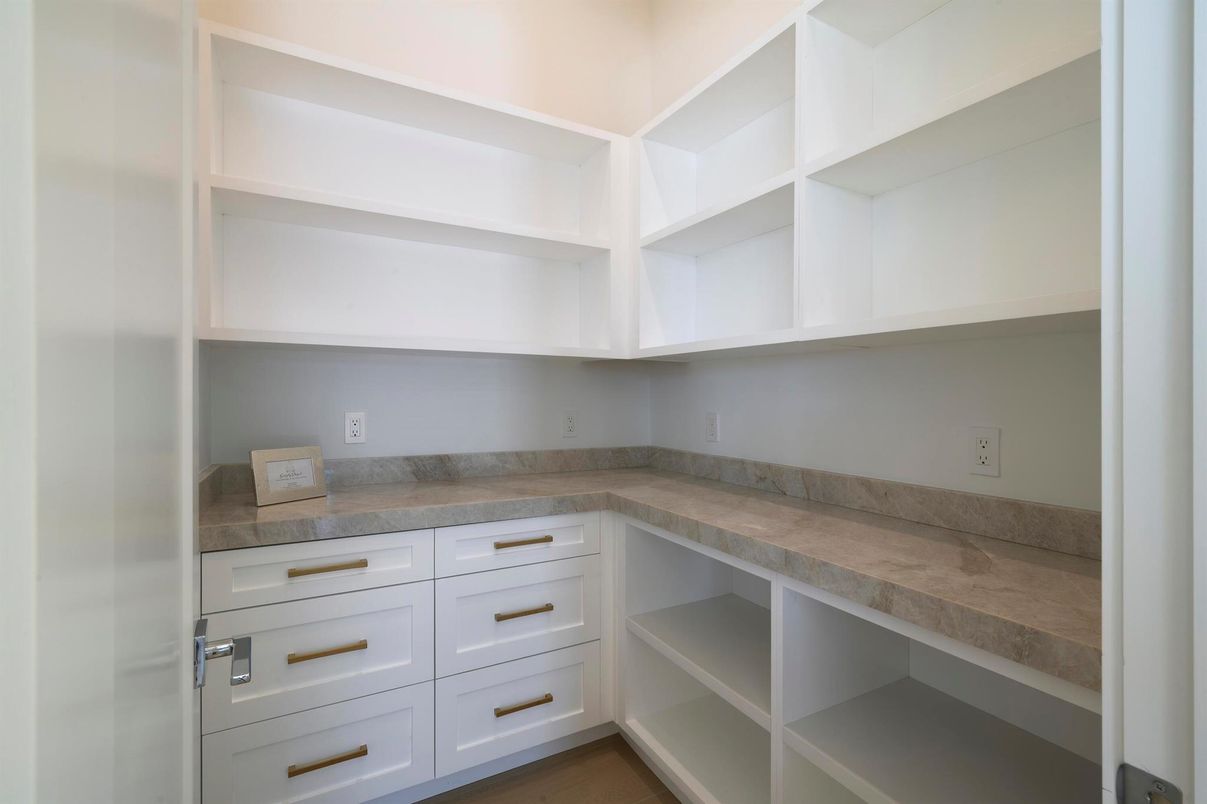 Interior, Walk-in Closets