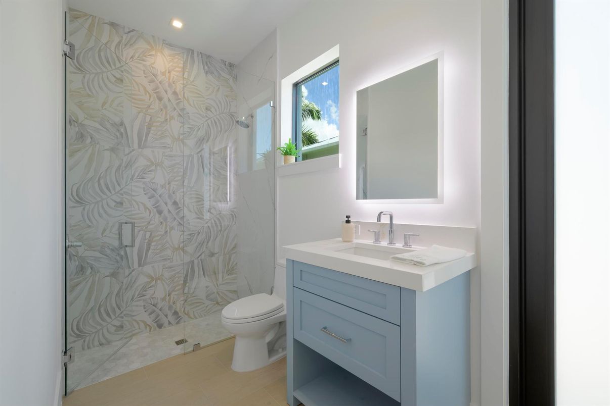 Bathroom, Interior, Recessed Lighting