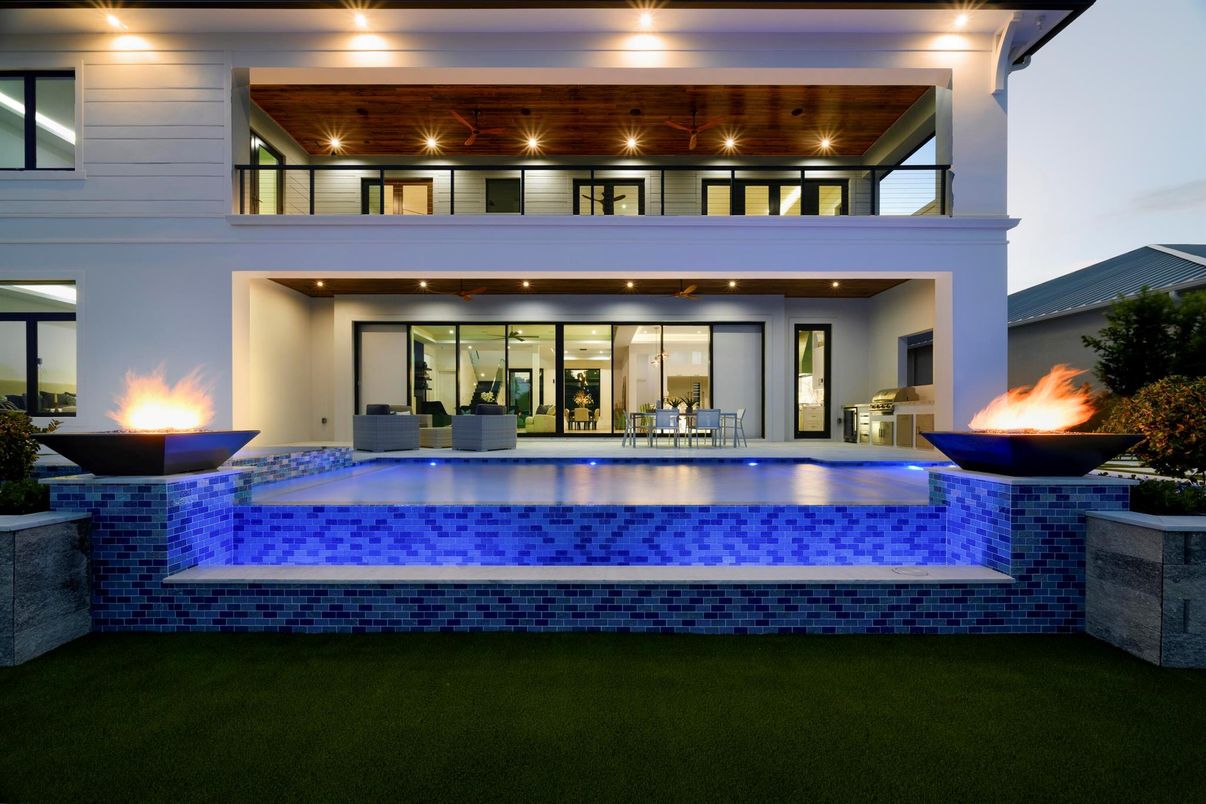 Exterior, Pool