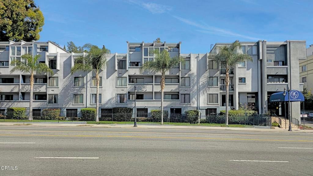 Exterior, Facade, Condo Building