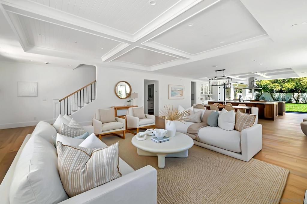 Interior, Living room, Pendant Lights, Recessed Lighting, Wood Texture Flooring