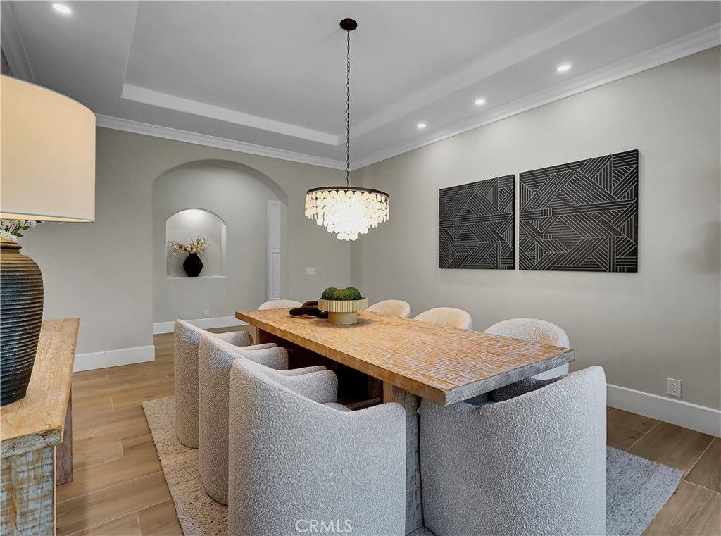 Chandelier, Dining room, Interior, Recessed Lighting, Wood Texture Flooring