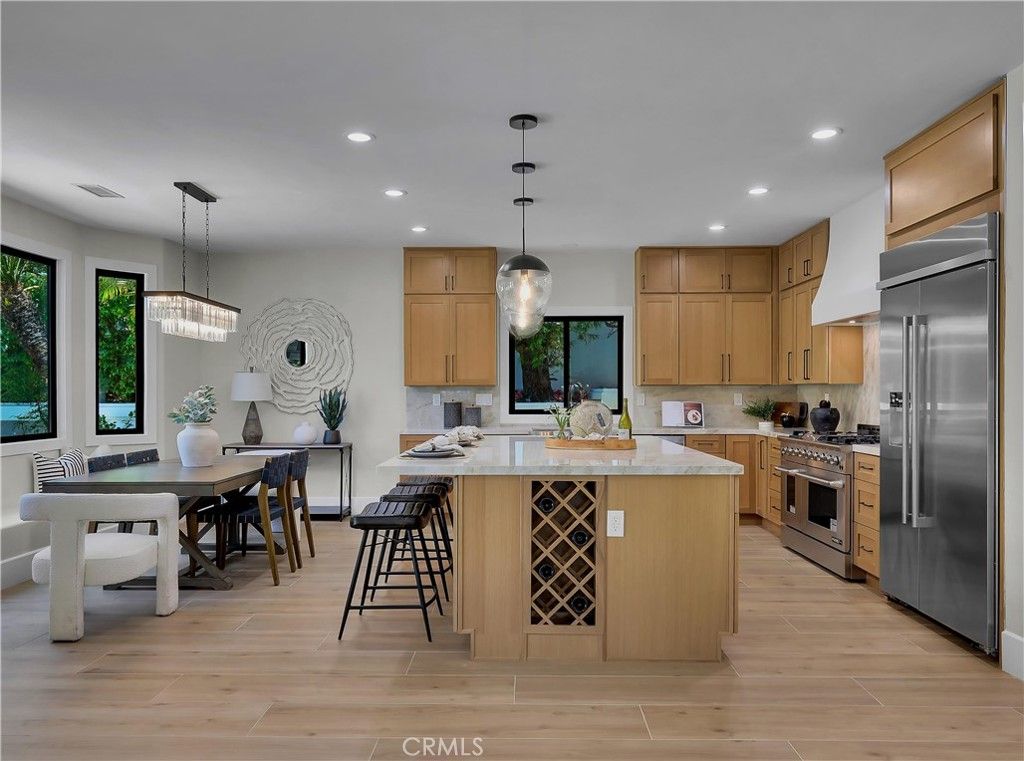 Dining room, Interior, Kitchen, Pendant Lights, Recessed Lighting, Stainless Steel Appliances, Wood Texture Flooring