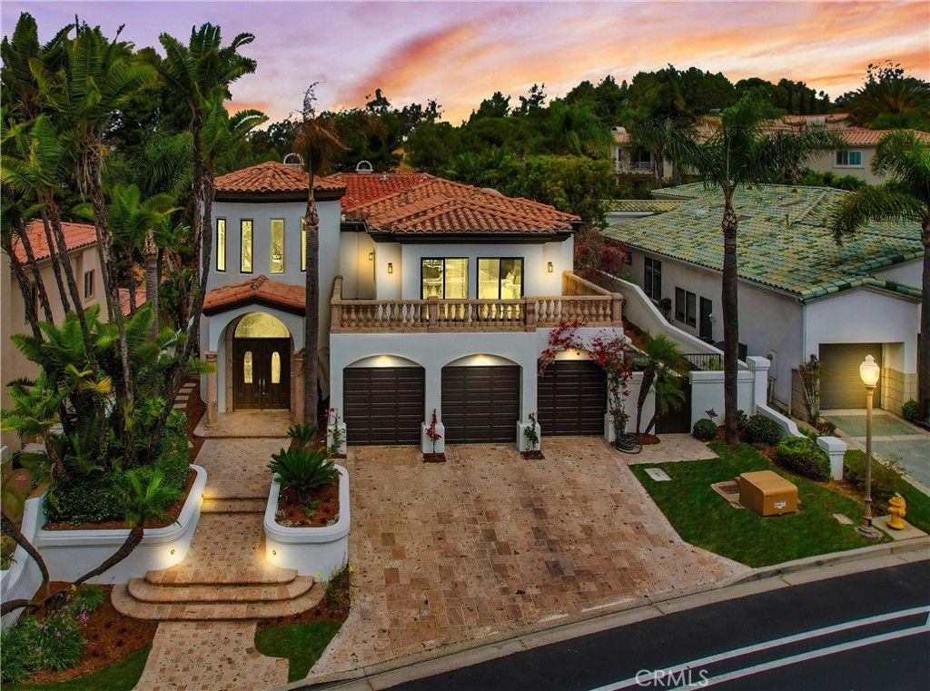 Attached, Exterior, Facade, Spanish Mediterranean