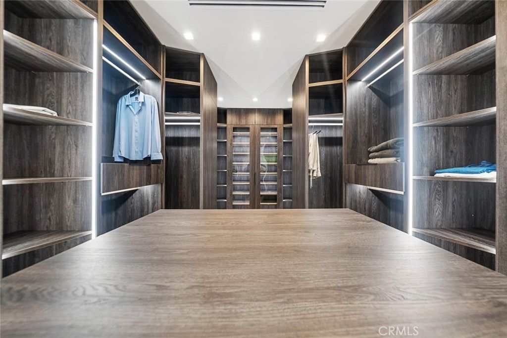 Interior, Recessed Lighting, Walk-in Closets