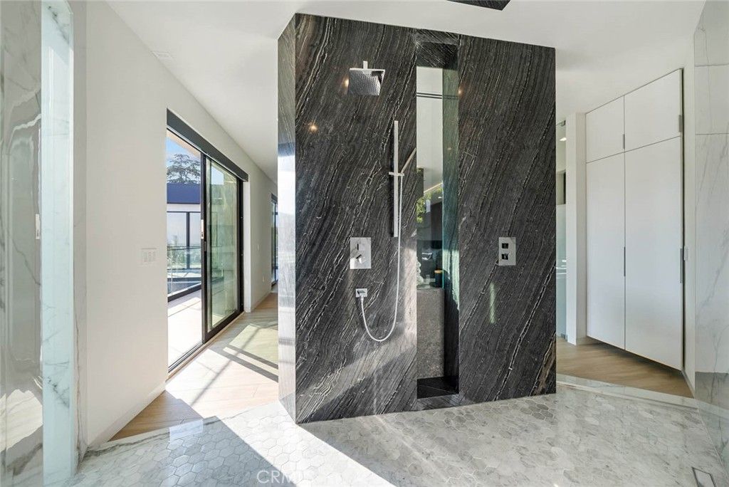 Bathroom, Interior, Marble, Marble Walls, Recessed Lighting