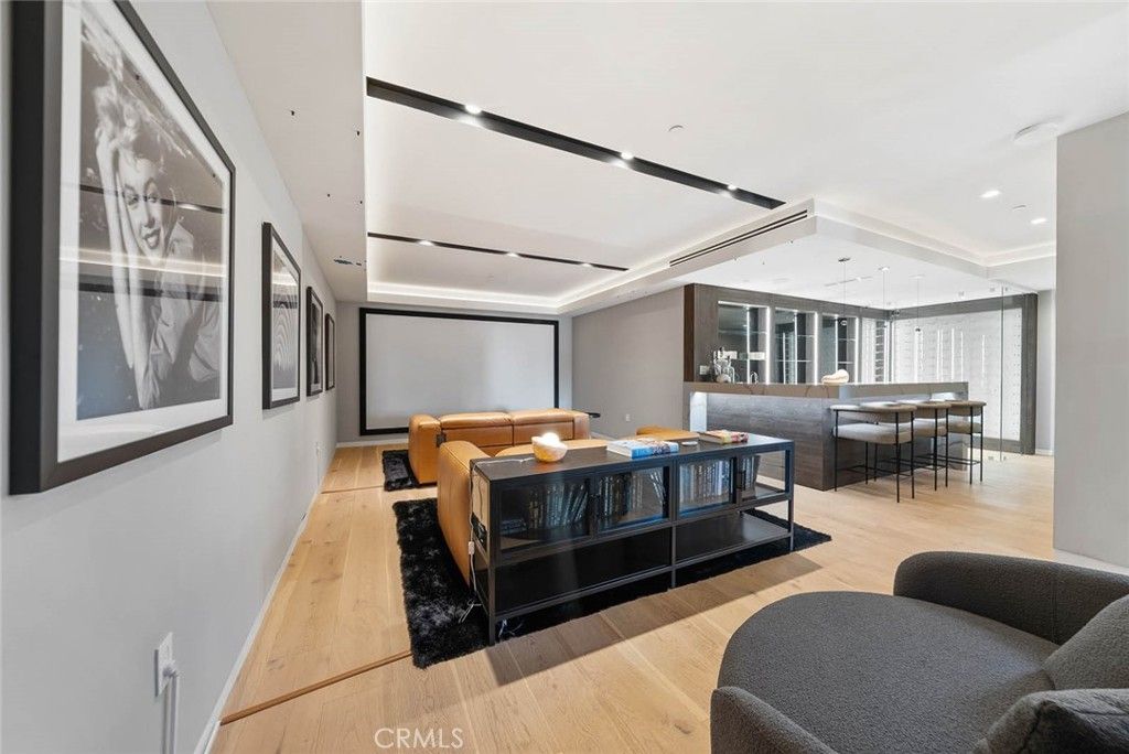 Dining room, Interior, Pendant Lights, Projection Screen, Recessed Lighting, Wood Texture Flooring