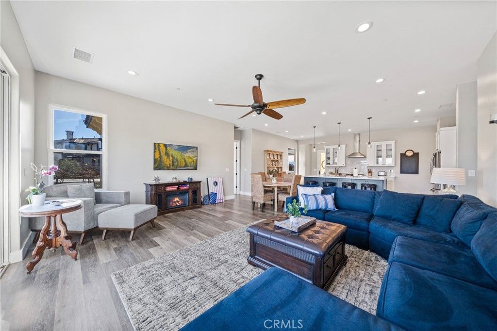 Dining room, Interior, Kitchen, Living room, Pendant Lights, Recessed Lighting, Wood Texture Flooring