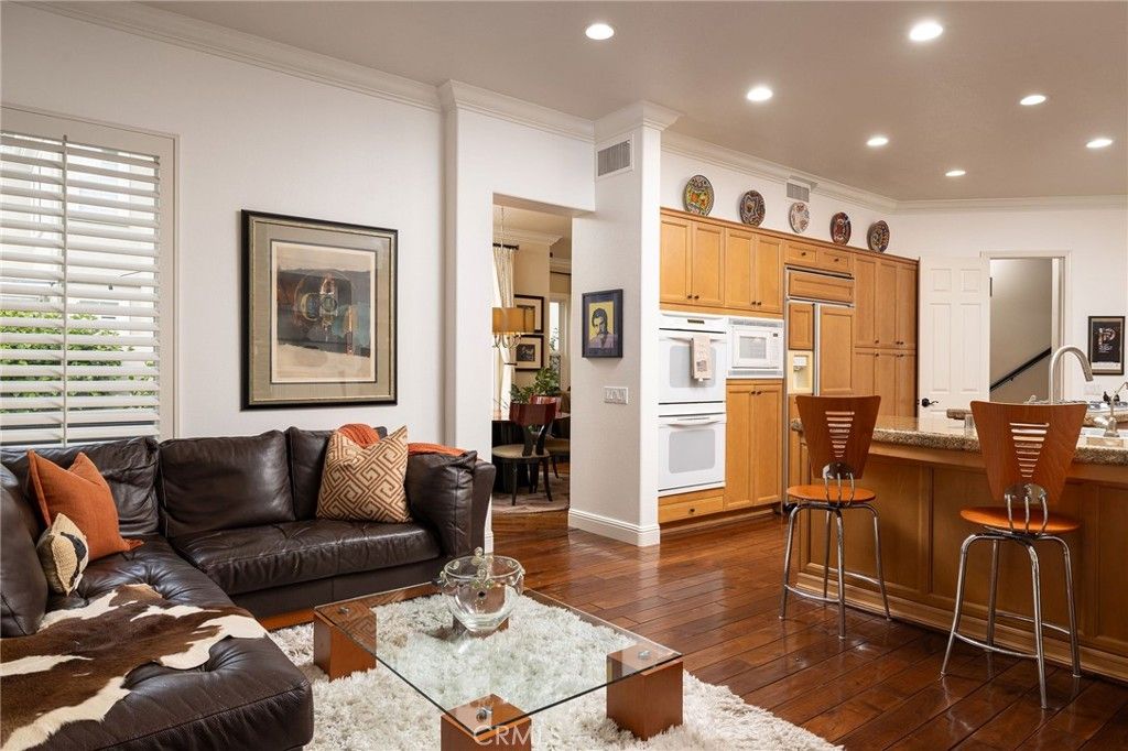 Interior, Kitchen, Living room, Recessed Lighting, Wood Texture Flooring