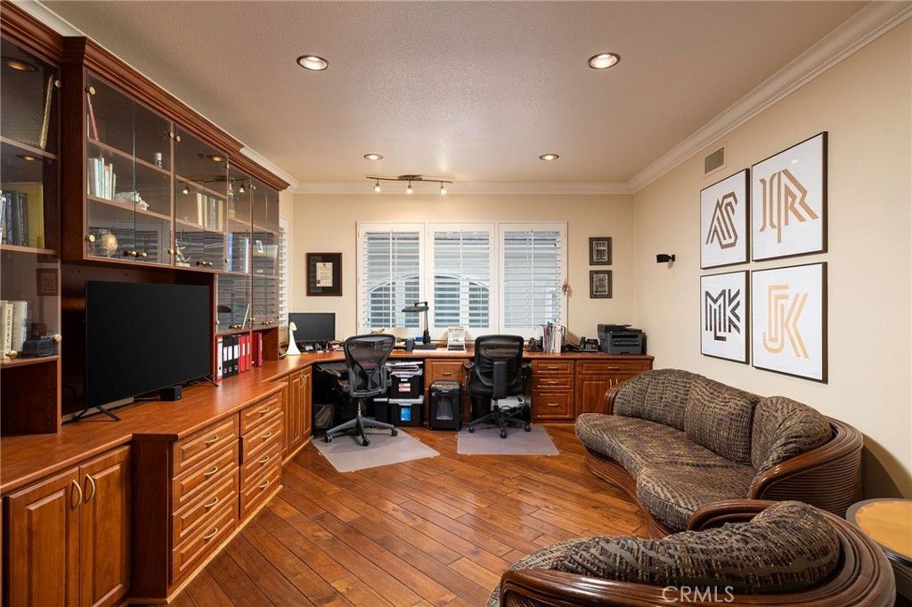 Home Office, Interior, Recessed Lighting, Wood Texture Flooring