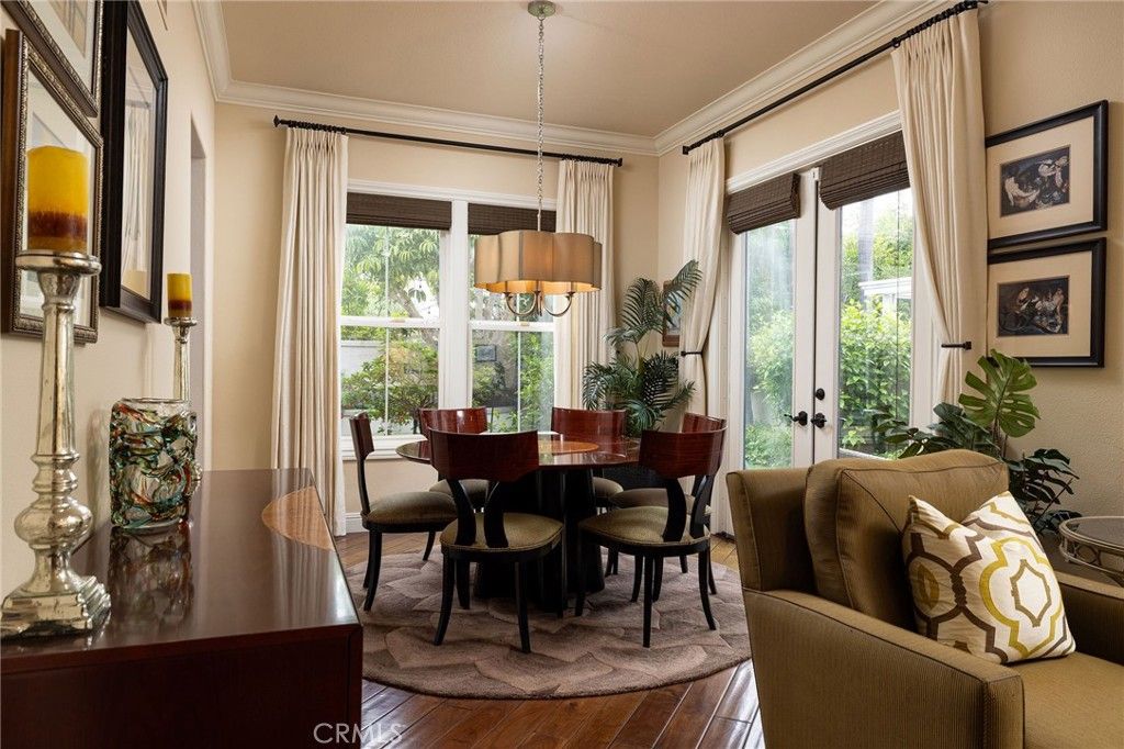 Chandelier, Dining room, Interior, Pendant Lights, Wood Texture Flooring