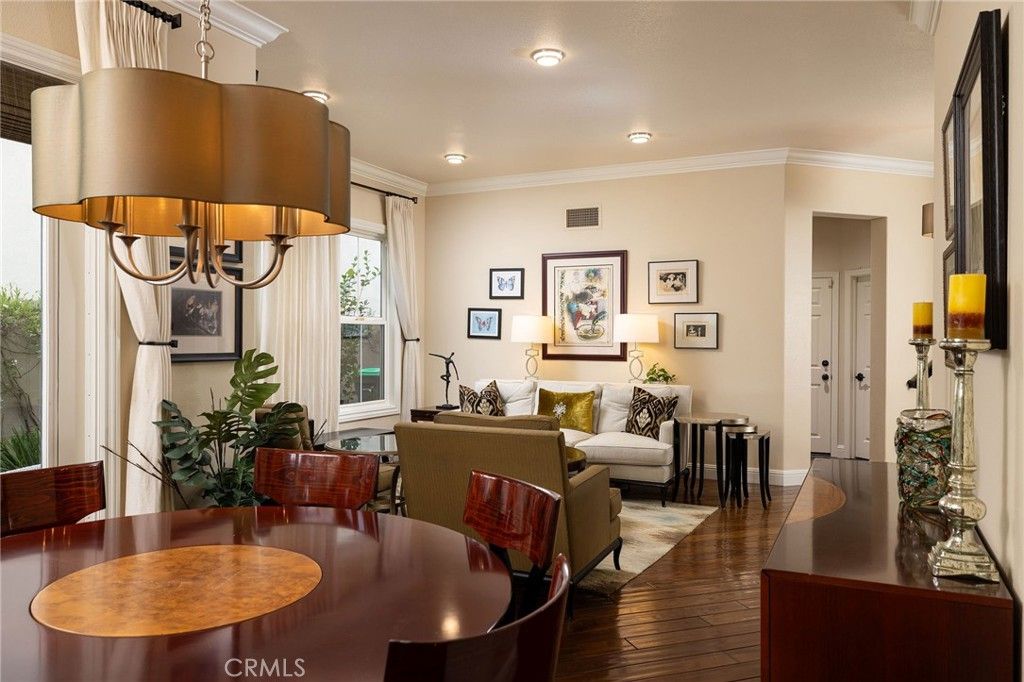 Chandelier, Dining room, Interior, Living room, Recessed Lighting, Wood Texture Flooring