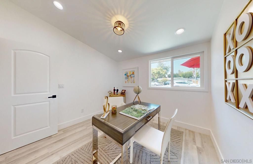 Home Office, Interior, Recessed Lighting, Wood Texture Flooring