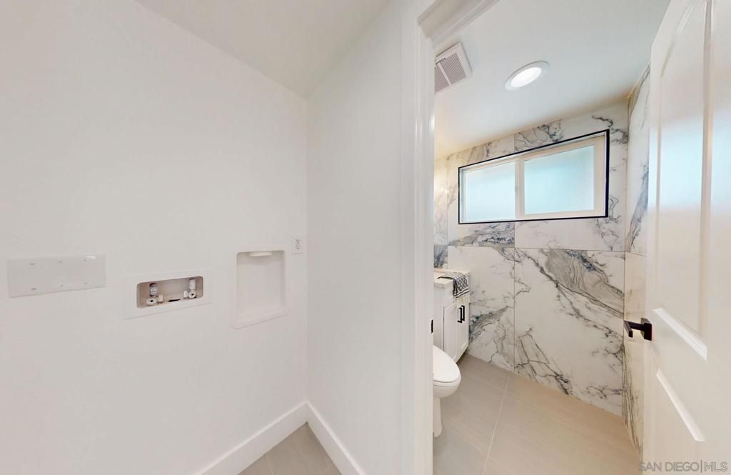 Bathroom, Interior, Marble Walls, Recessed Lighting