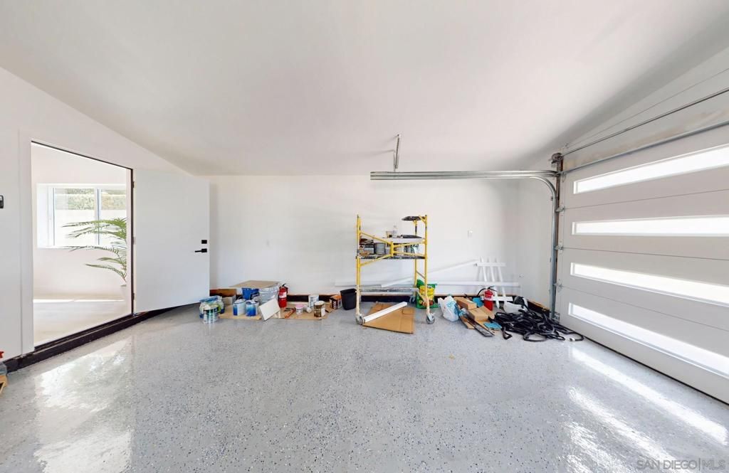 Garage, Interior