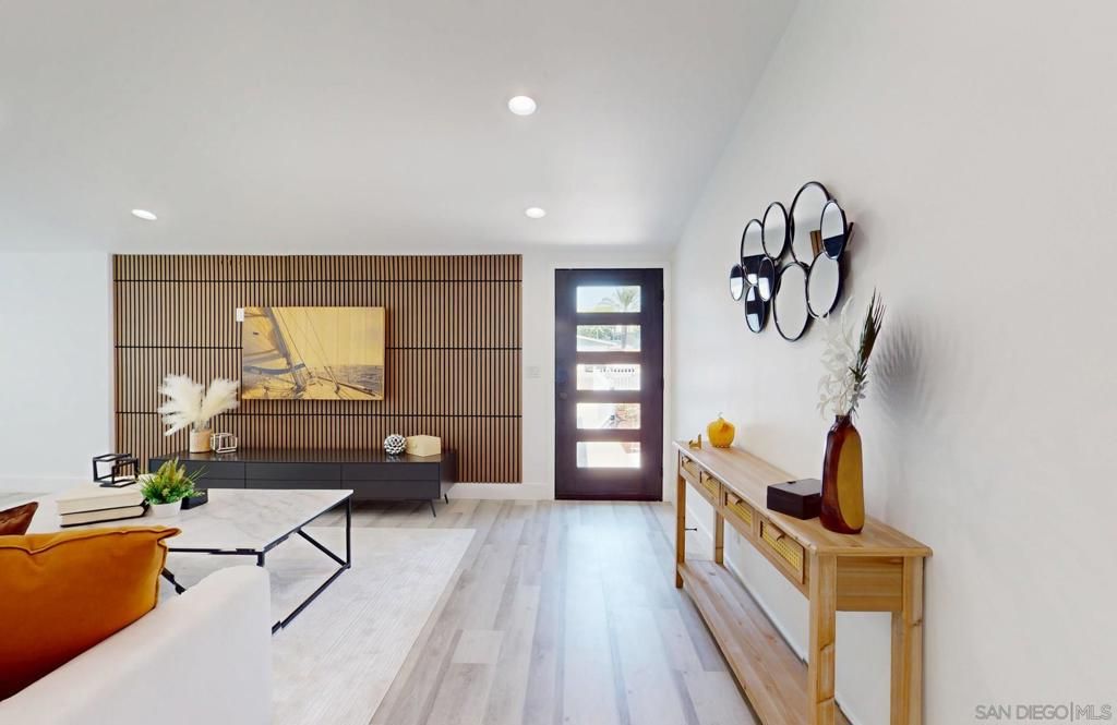 Interior, Recessed Lighting, Wood Texture Flooring