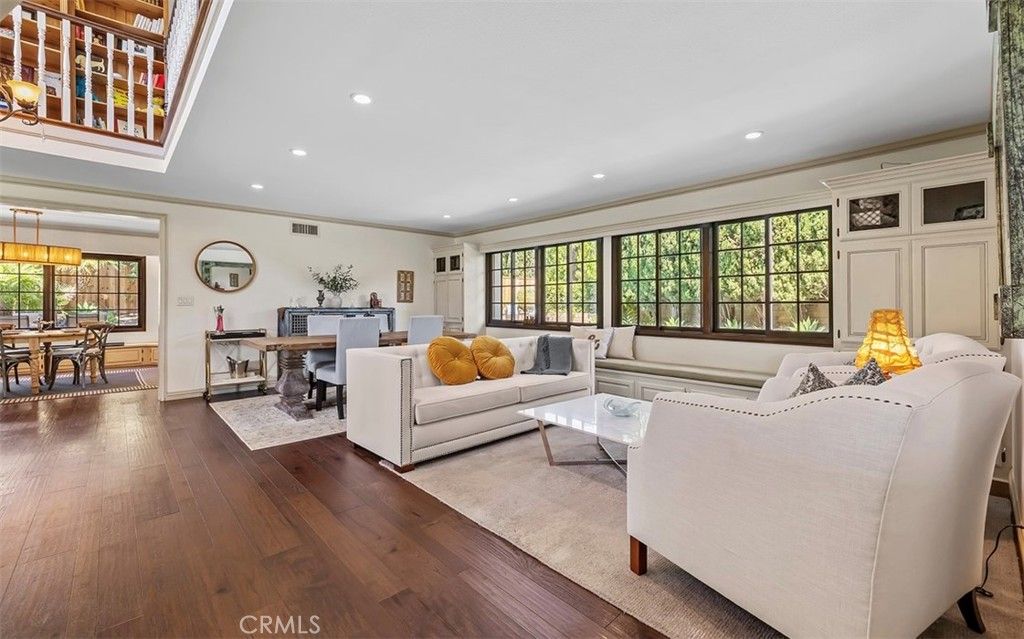 Dining room, Interior, Living room, Recessed Lighting, Wood Texture Flooring