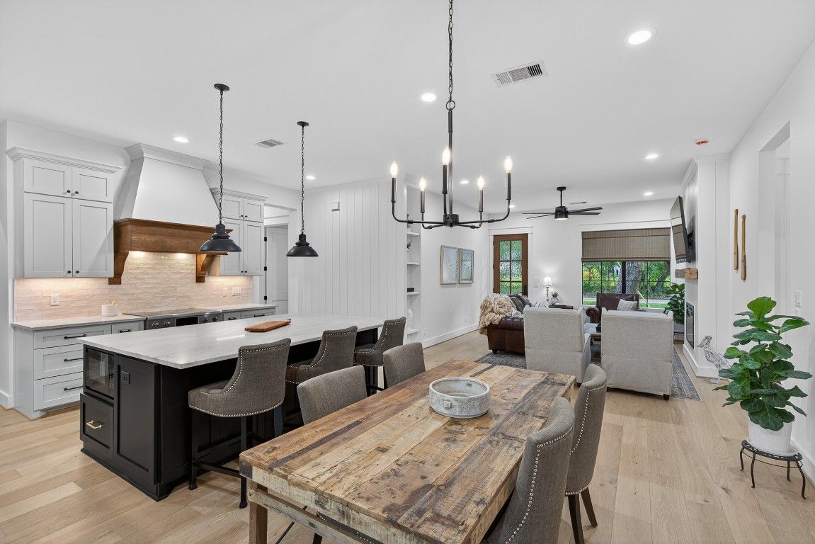 Chandelier, Dining room, Interior, Kitchen, Living room, Pendant Lights, Recessed Lighting, Wood Texture Flooring