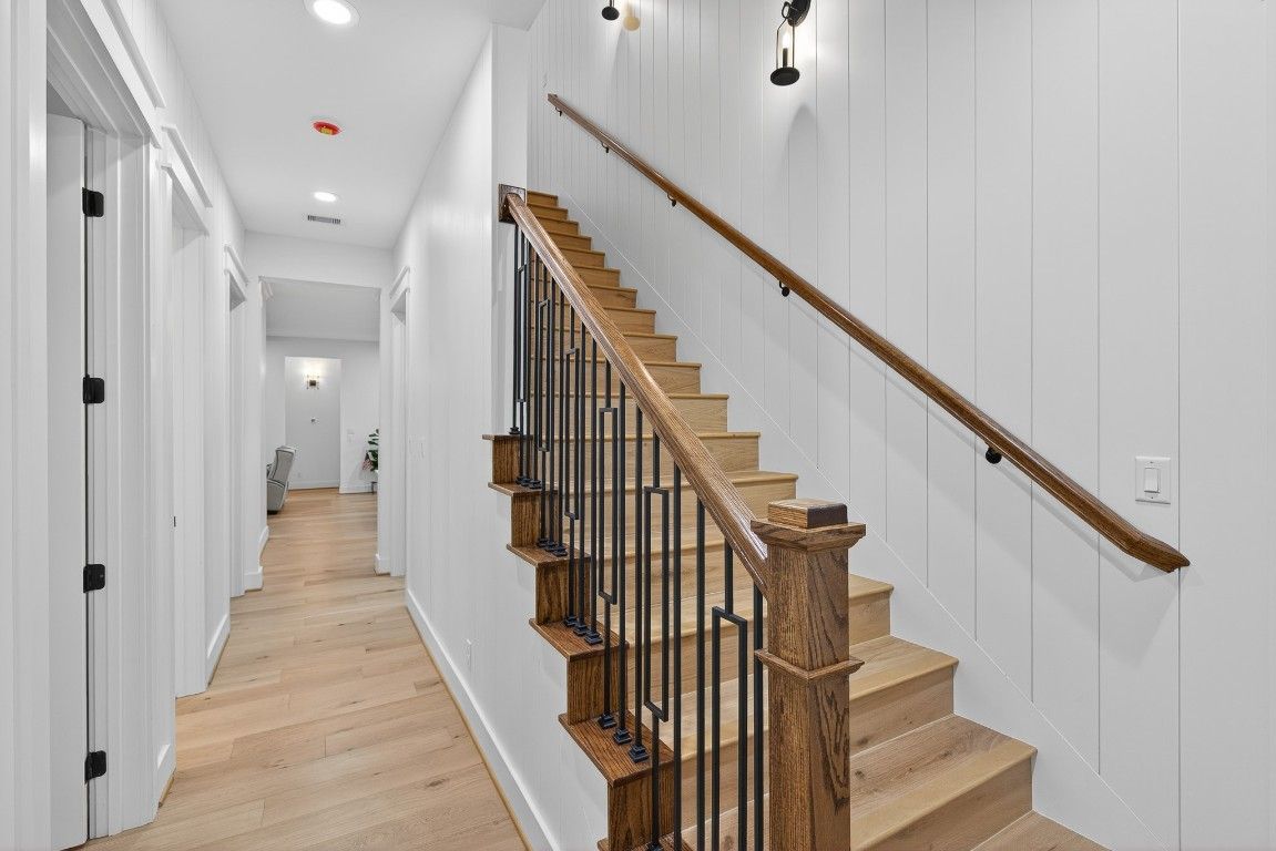 Interior, Recessed Lighting, Wood Texture Flooring