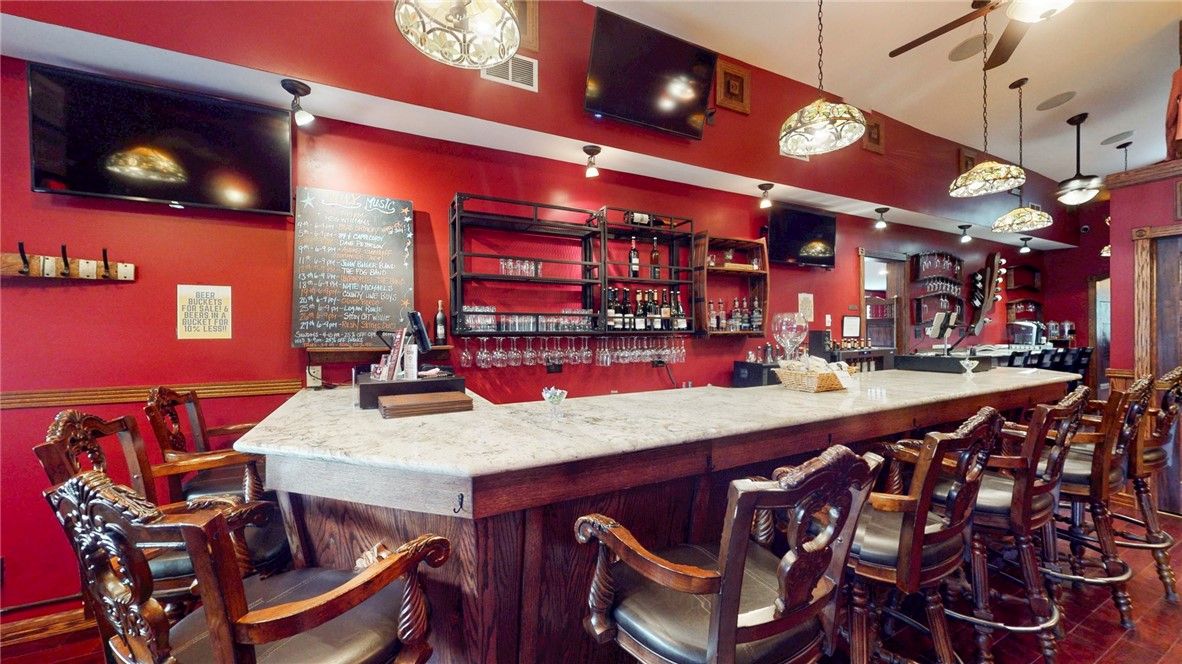 Interior, Pendant Lights, Recessed Lighting, Wood Texture Flooring