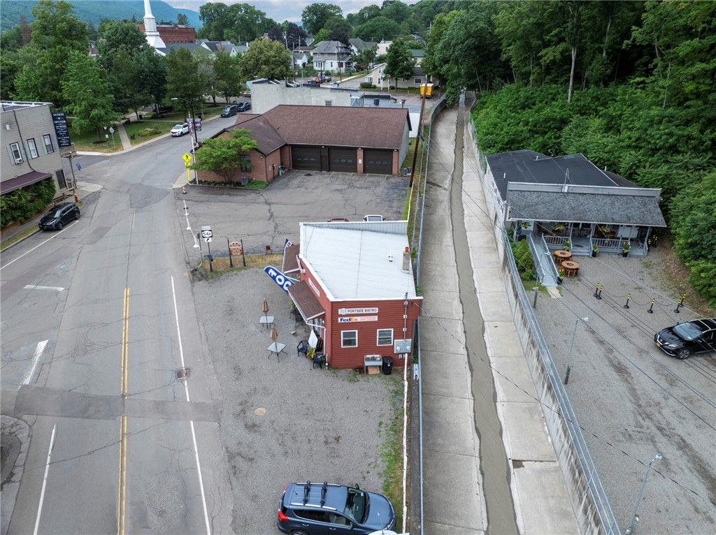 Exterior, Drone