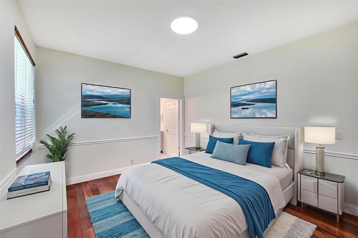 Bedroom, Interior, Recessed Lighting, Wood Texture Flooring
