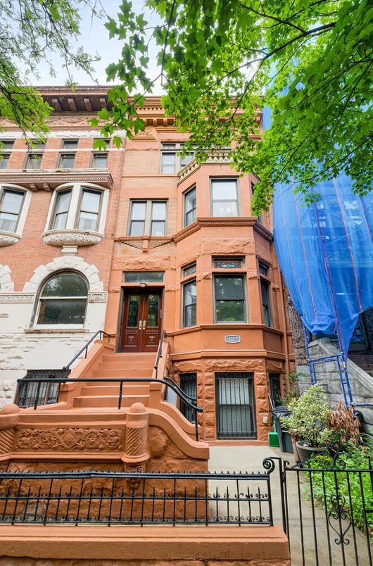 Exterior, Facade, Brownstone
