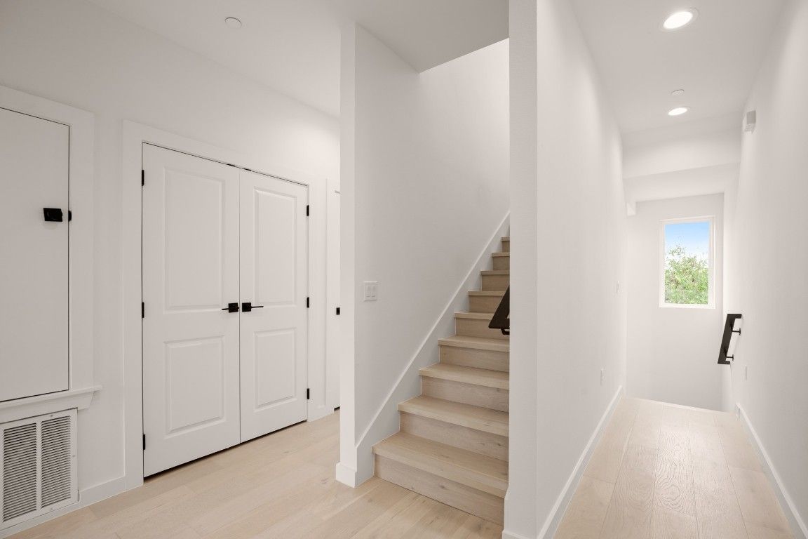 Interior, Recessed Lighting, Wood Texture Flooring