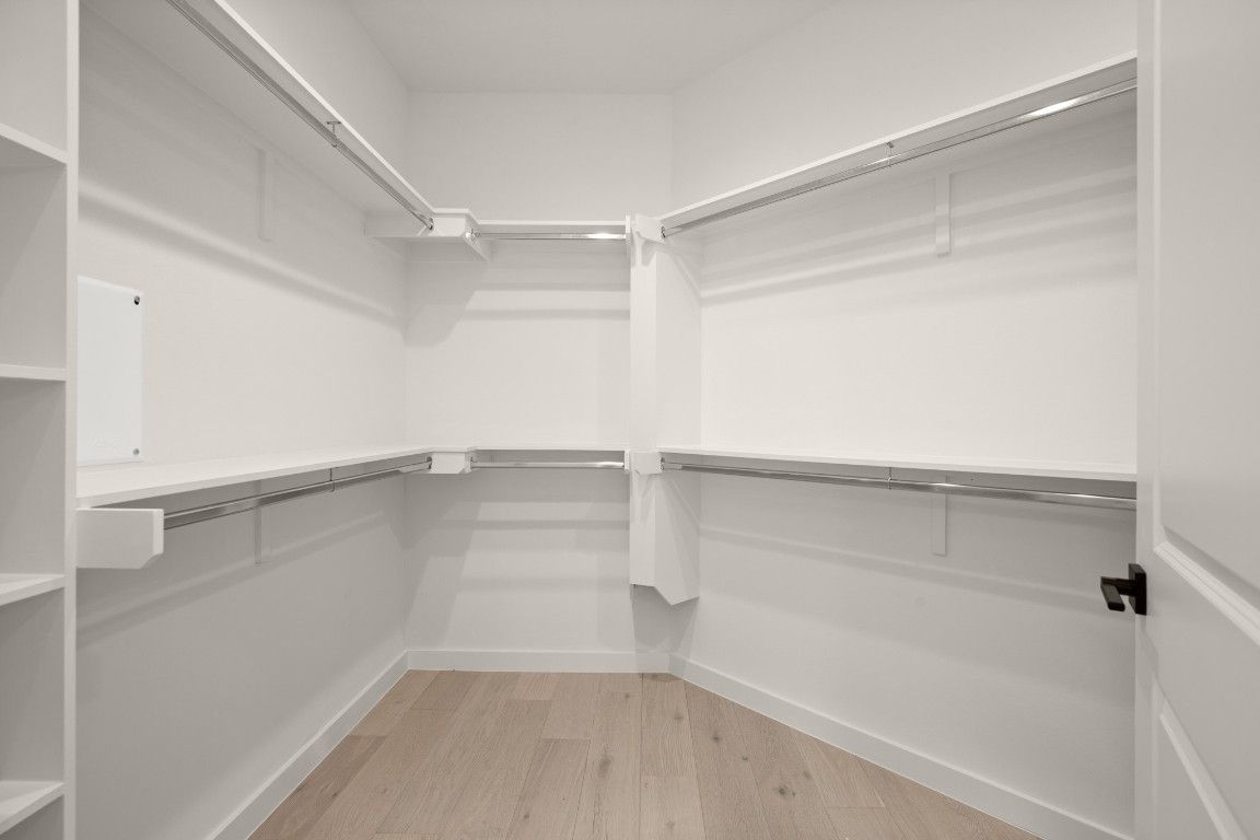 Interior, Walk-in Closets, Wood Texture Flooring