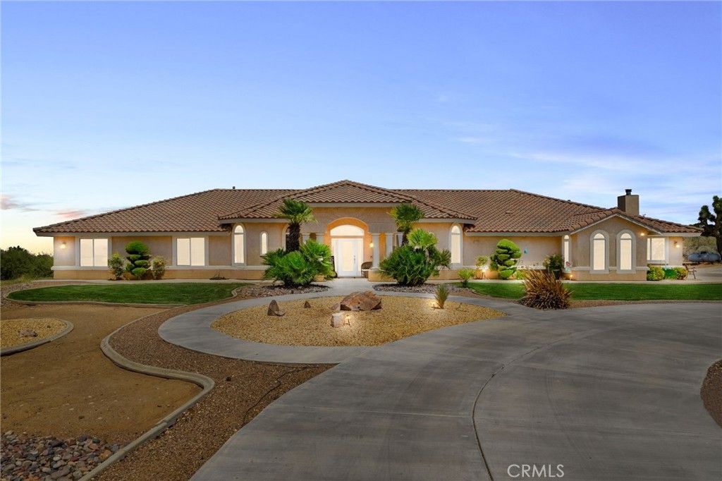 Backyard, Exterior, Facade, Mediterranean