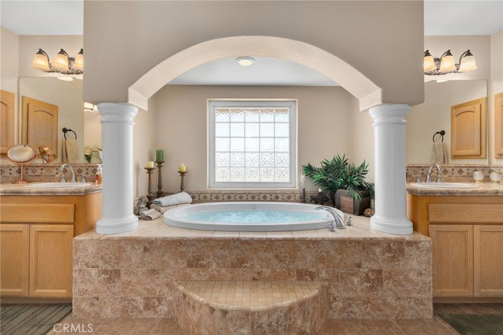 Bathroom, Dual Sink Vanities, Interior, Pool
