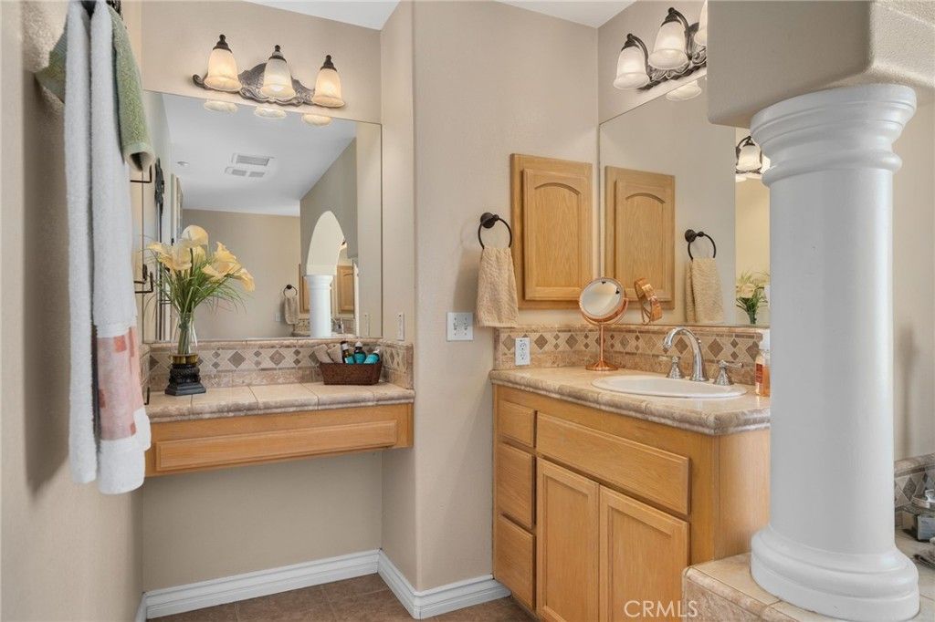 Bathroom, Interior, Tile Countertops