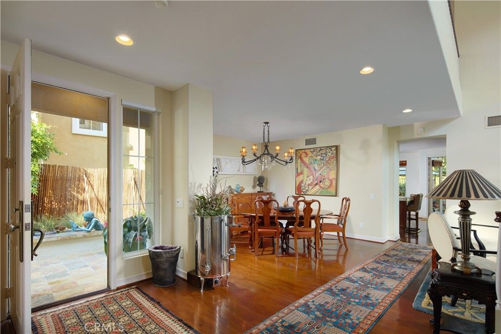 Chandelier, Dining room, Interior, Recessed Lighting, Wood Texture Flooring