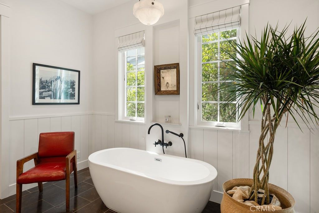 Bathroom, Free Standing Baths, Interior, Pendant Lights