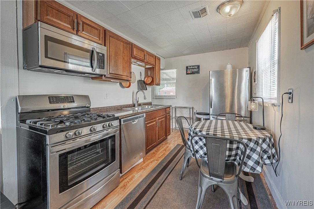 Dining room, Interior, Kitchen, Stainless Steel Appliances, Wood Texture Flooring