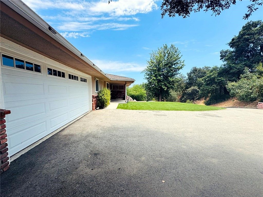 Backyard, Detached Garage, Exterior
