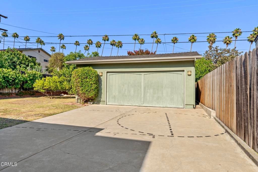 Detached Garage, Exterior